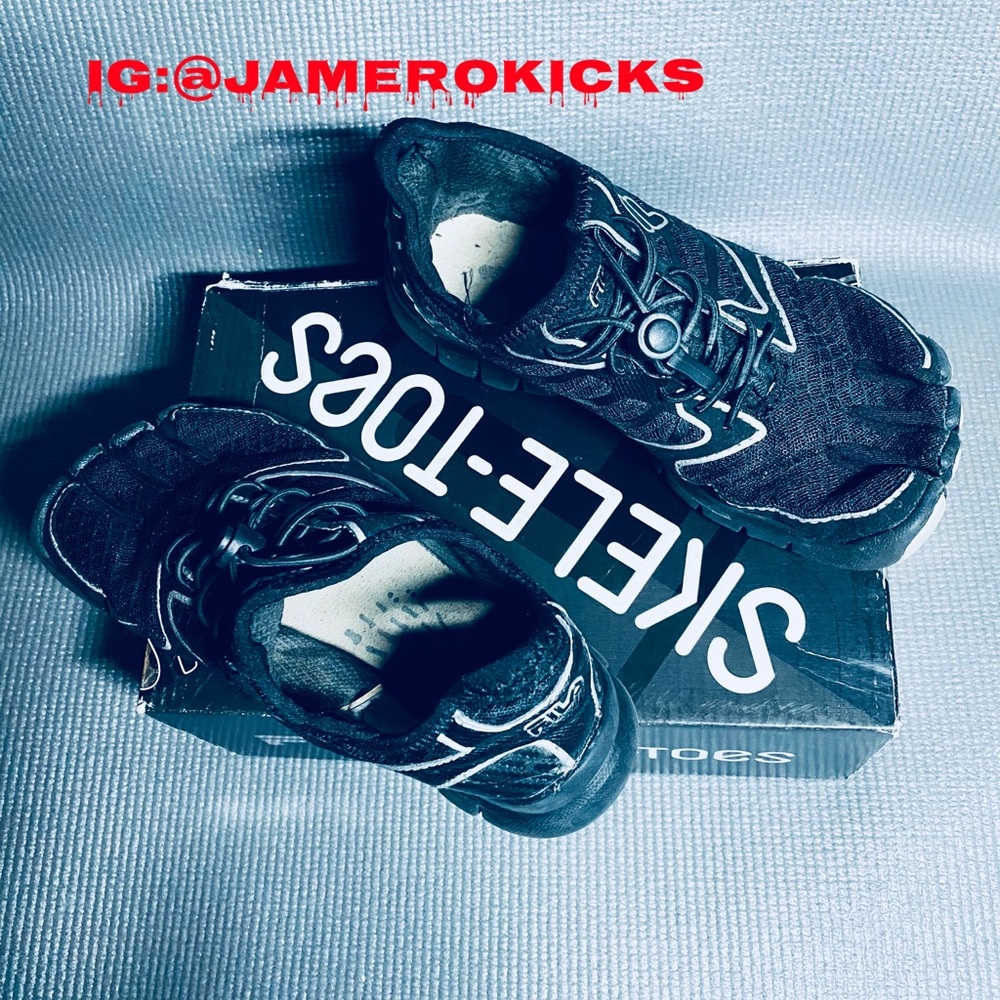 fila Skele-toes Boys/youth Size 3.5y